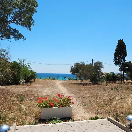 Porto Assini تولو