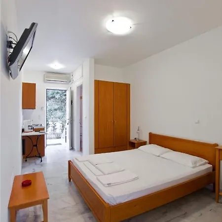 Porto Assini * トロン